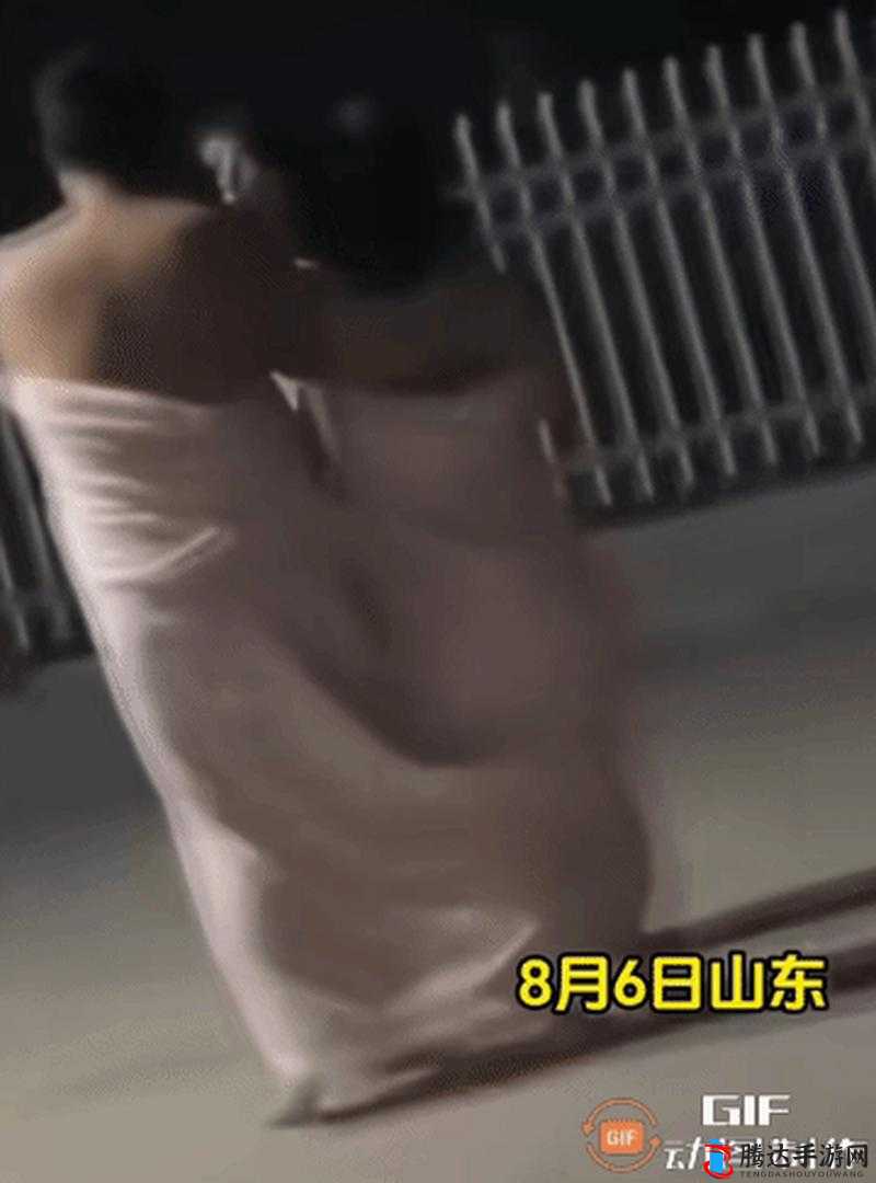 免费观看裸体 181818 裹被子：不可取的低俗行为