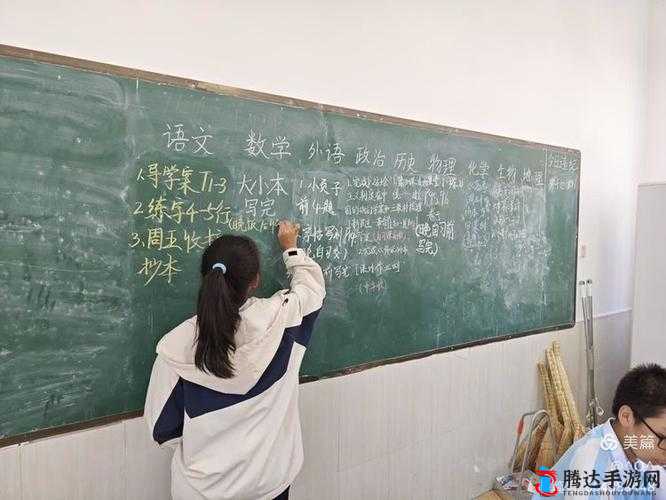 在学校认真履行语文课代表职责助课堂更精彩